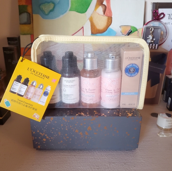 L'Occitane Travel - Picture 2 of 2